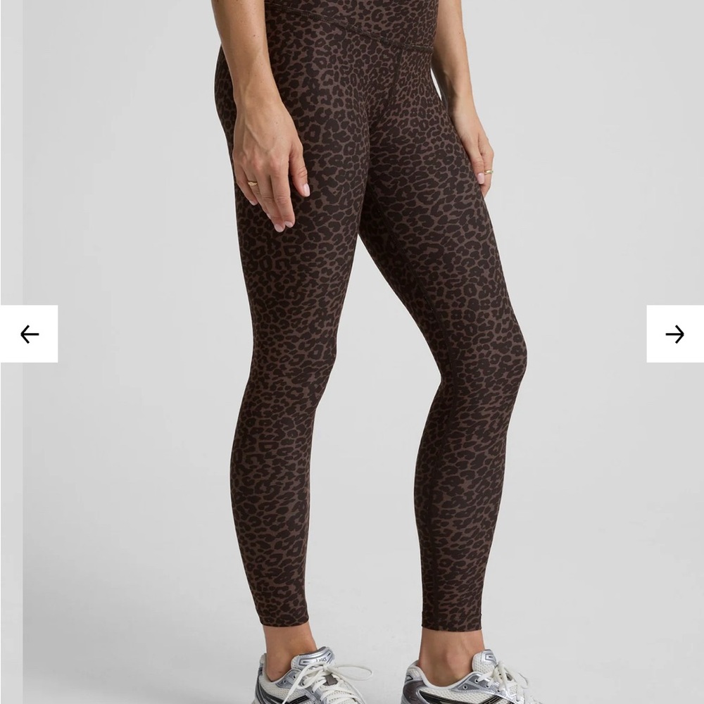 Beyond Yoga Brown Leopard Leggings - Picture 2 of 4